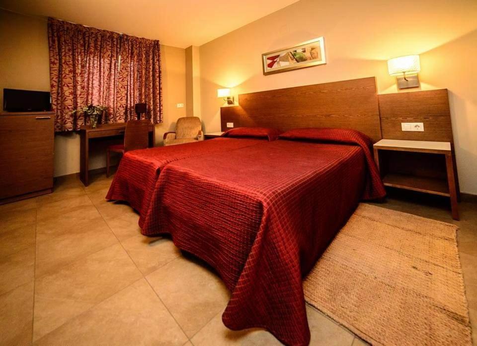 Hotel Ciutat De Carlet Екстериор снимка